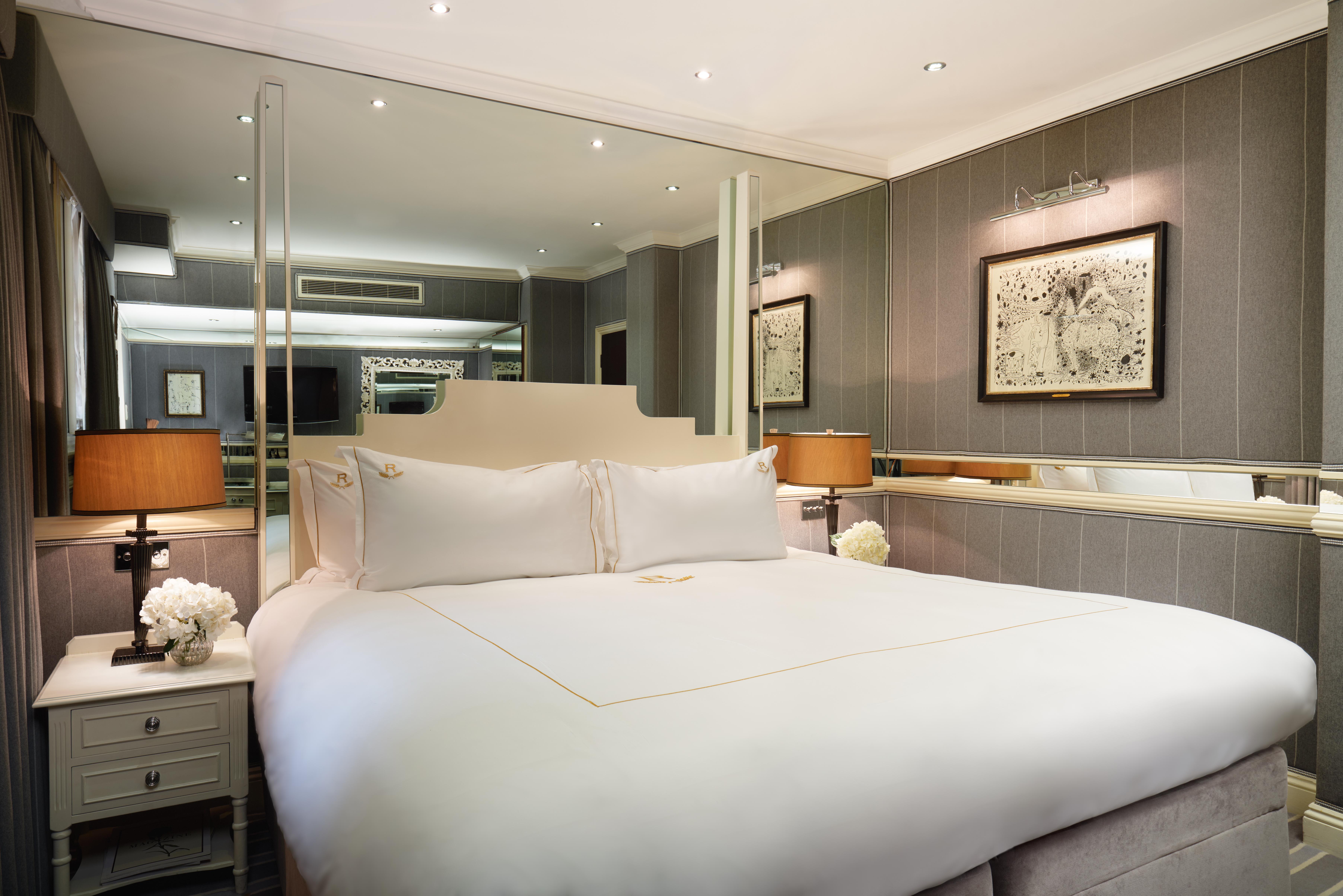 فندق روبنز آت ذا بالاس لندن المظهر الخارجي الصورة A bedroom at The Dorchester