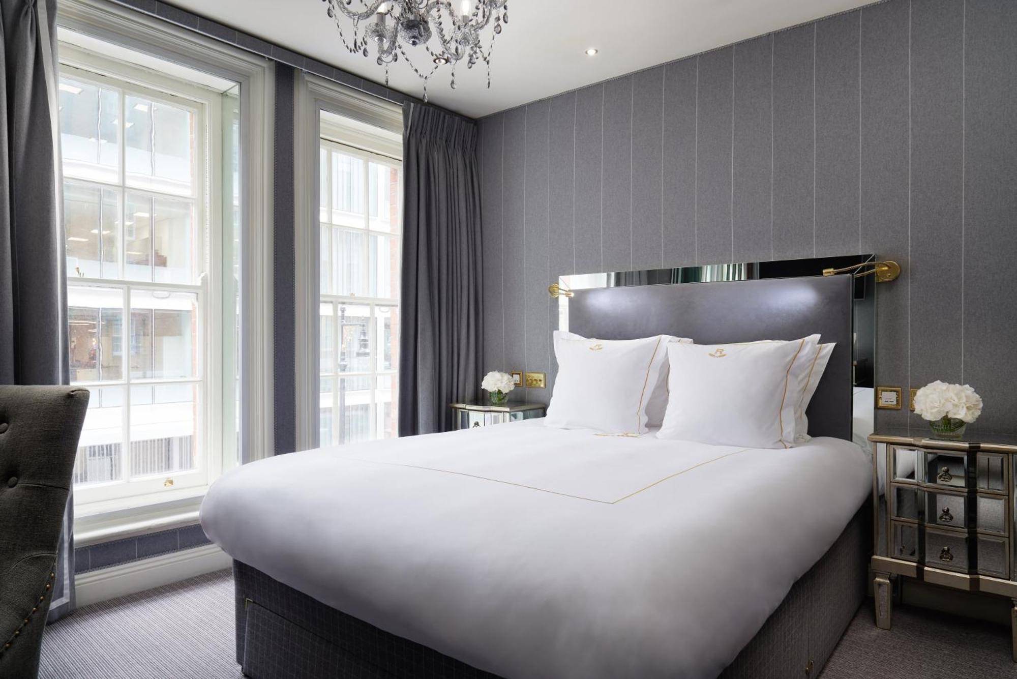 فندق روبنز آت ذا بالاس لندن المظهر الخارجي الصورة A bedroom at the hotel