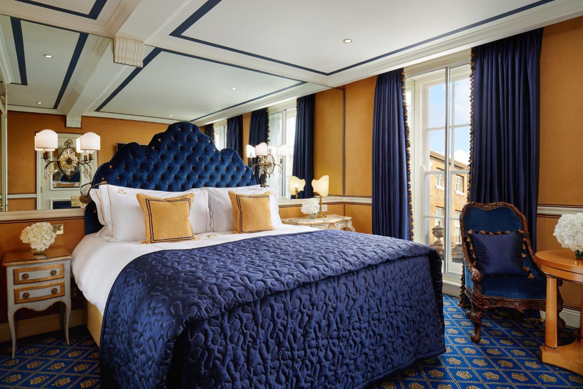 فندق روبنز آت ذا بالاس لندن المظهر الخارجي الصورة A bedroom in the hotel