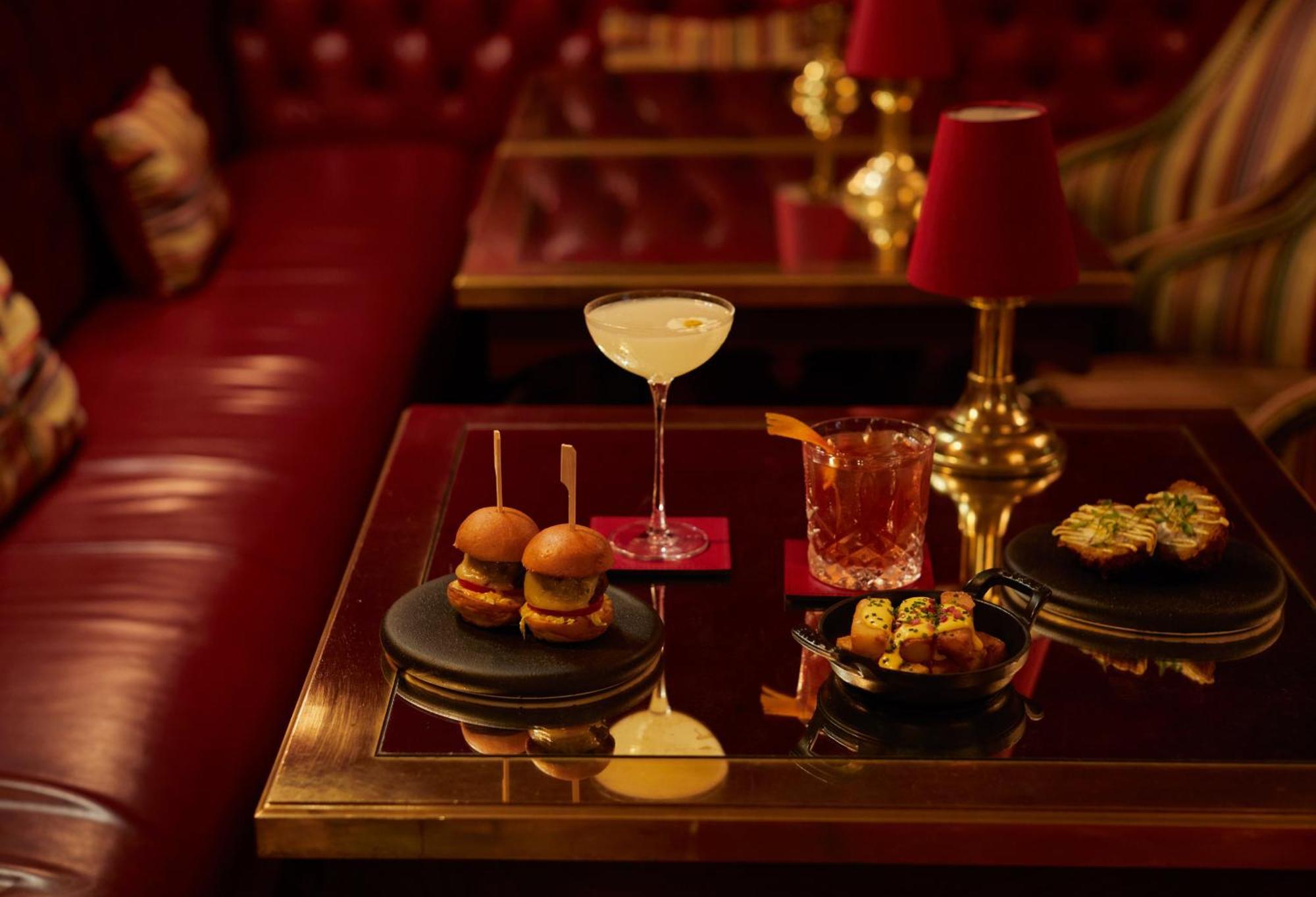 فندق روبنز آت ذا بالاس لندن المظهر الخارجي الصورة The bar at the Ivy